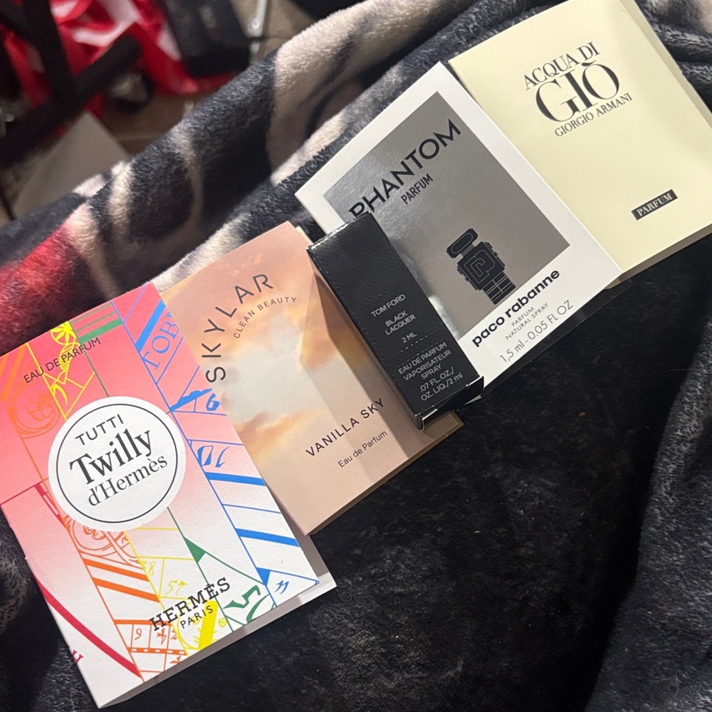 Mini lux fragrance sample bundle